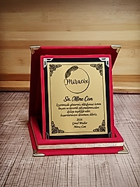 MİRACİX BS72 Kırmızı Kadife Plaket 9x12 cm – Kişiye Özel İsim, Resim ve Metin Baskılı Ödül Plaketi